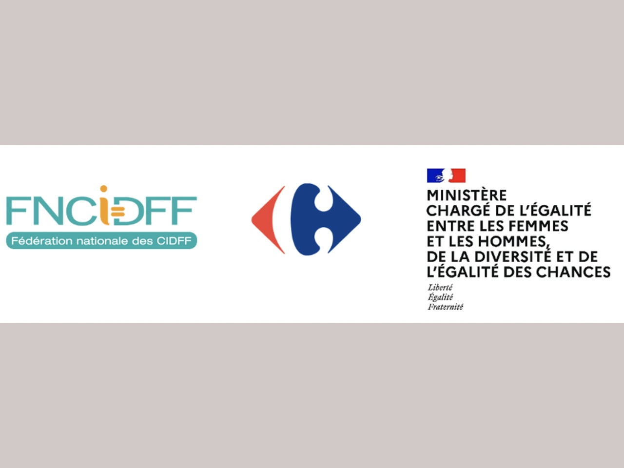 Carrefour soutient le retour à l’emploi des femmes victimes de violences en signant une convention sur les Droit des Femmes (FNCIDFF)