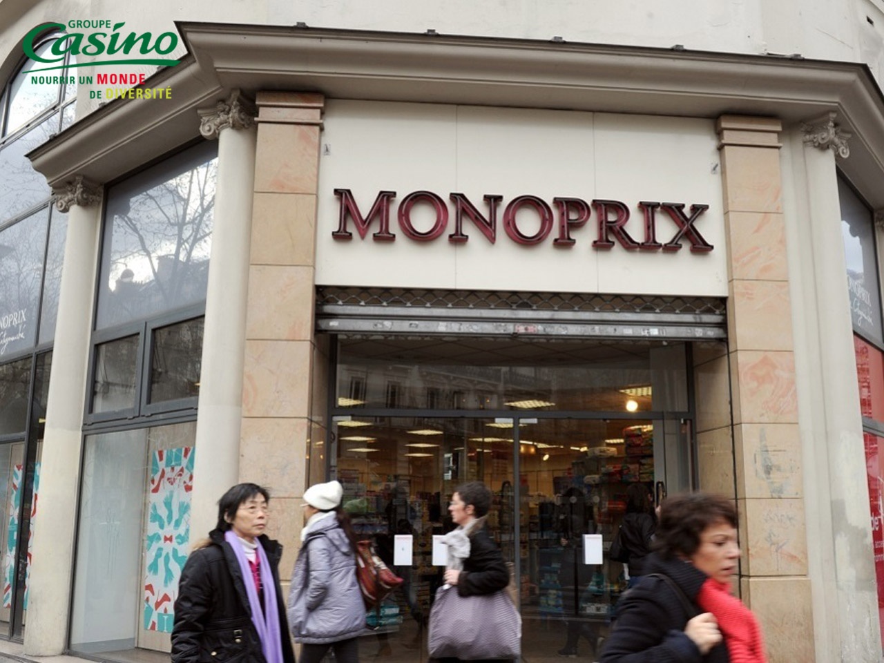 Le groupe Casino poursuit son opération de désendettement à  travers ses magasins Monoprix